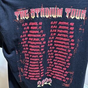 Motley Crew 2022 Stadium Tour USA/Canada sz Lg in **New Cond** ROCK BAND GRAPHIC